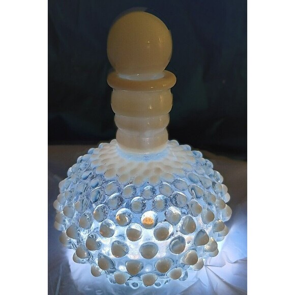 Vintage Milk Glass Hobnail Opalescent Perfume Bottle w/ Orig Stopper (no gasket) - Picture 5 of 6